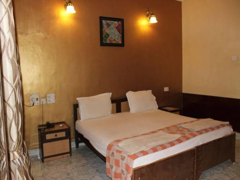 Dona Julia Beach Resort 卡兰古特 外观 照片